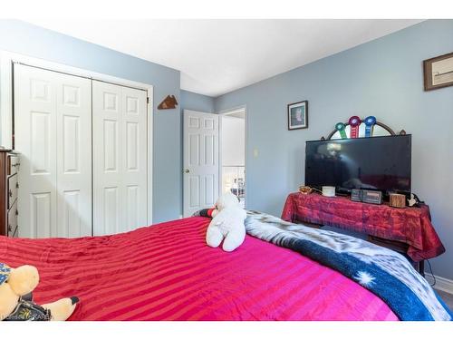 26 Skootamatta Lake Road, Cloyne, ON - Indoor Photo Showing Bedroom