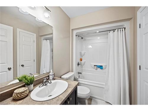 320 Janette Street, Kingston, ON - Indoor Photo Showing Bathroom