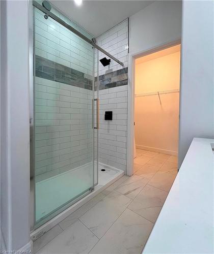 6 Union Street, Lansdowne, ON - Indoor Photo Showing Bathroom