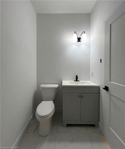 6 Union Street, Lansdowne, ON - Indoor Photo Showing Bathroom