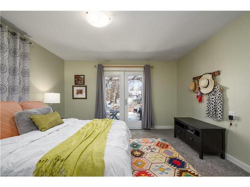 13 Windsor Street, Kingston, ON - Indoor Photo Showing Bedroom