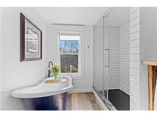 2388 Findlay Station Road, Kingston, ON - Indoor Photo Showing Bathroom