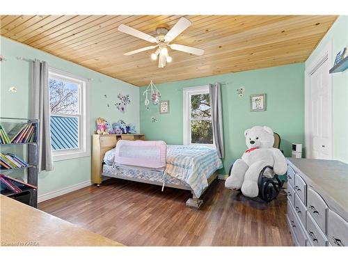 2388 Findlay Station Road, Kingston, ON - Indoor Photo Showing Bedroom