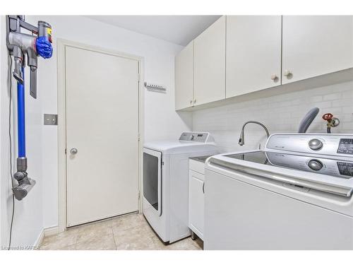 636 Rankin Crescent, Kingston, ON - Indoor Photo Showing Laundry Room