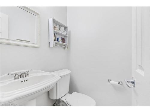 636 Rankin Crescent, Kingston, ON - Indoor Photo Showing Bathroom