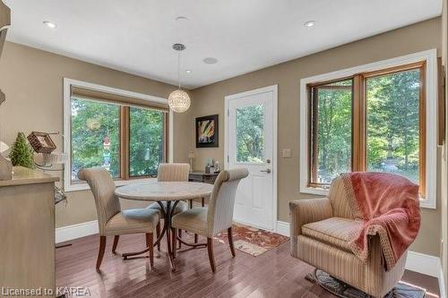 7955 Perth Road, South Frontenac, ON - Indoor Photo Showing Dining Room