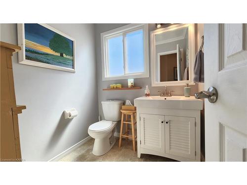 835 Larchwood Crescent, Kingston, ON - Indoor Photo Showing Bathroom