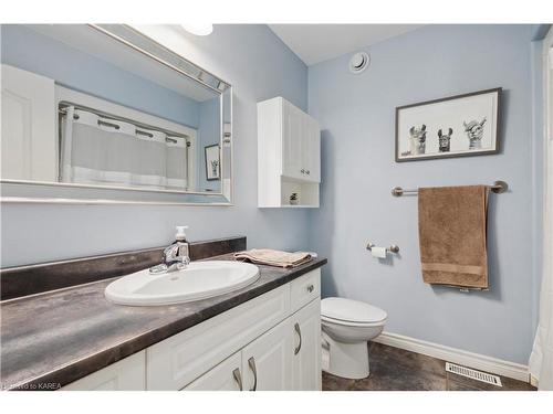 29 Ashwood Crescent, Napanee, ON - Indoor Photo Showing Bathroom
