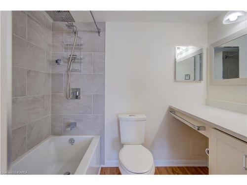 406-165 Ontario Street #406 Street, Kingston, ON - Indoor Photo Showing Bathroom