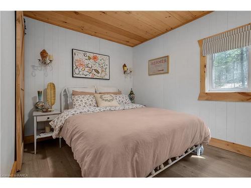 270 Bradley Lane, Lansdowne, ON - Indoor Photo Showing Bedroom