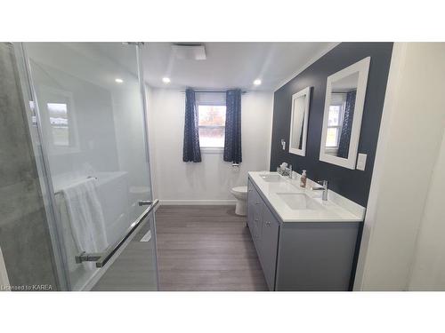 3279 County Road 9, Napanee, ON - Indoor Photo Showing Bathroom