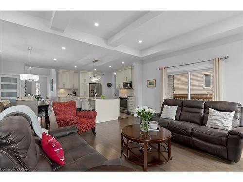 1298 Carfa Crescent, Kingston, ON - Indoor Photo Showing Living Room