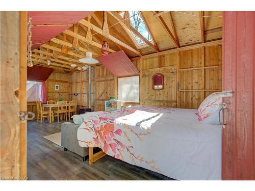 3 Echo Lake Ridge, Sharbot Lake, ON - Indoor Photo Showing Bedroom