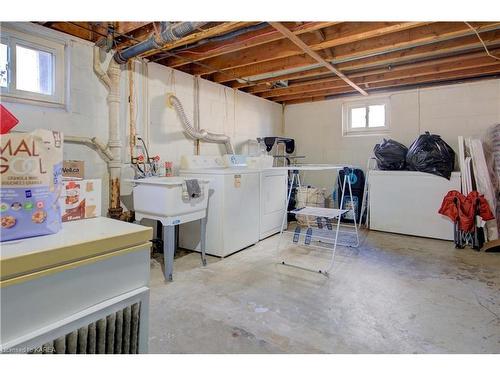 459 Mcewen Drive, Kingston, ON - Indoor Photo Showing Laundry Room