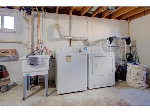 459 Mcewen Drive, Kingston, ON - Indoor Photo Showing Laundry Room