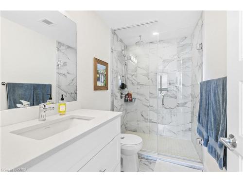 310-129A South Street, Gananoque, ON - Indoor Photo Showing Bathroom