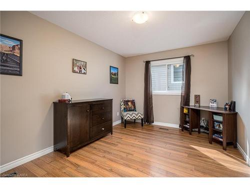 5 Kyle Court, Frankford, ON - Indoor