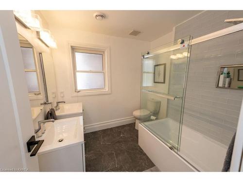 19 Redden Street, Kingston, ON - Indoor Photo Showing Bathroom