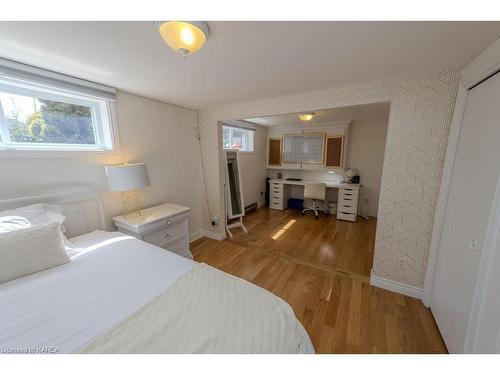 19 Redden Street, Kingston, ON - Indoor Photo Showing Bedroom