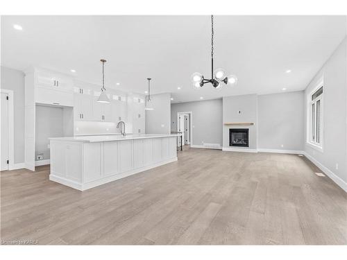 628 Graceland Avenue, Kingston, ON - Indoor With Fireplace
