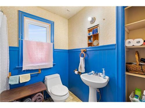 91 Baiden Street, Kingston, ON - Indoor Photo Showing Bathroom