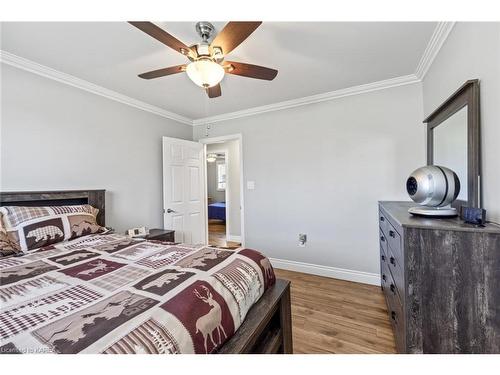 4535 Park Street, South Frontenac, ON - Indoor Photo Showing Bedroom