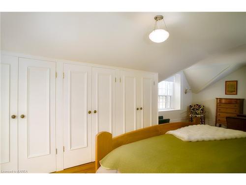 2165 Rutledge Road, Sydenham, ON - Indoor Photo Showing Bedroom