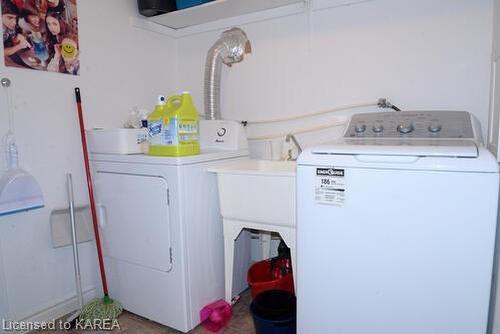 262 Macdonnell Street, Kingston, ON - Indoor Photo Showing Laundry Room
