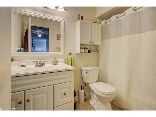 401-334 Queen Mary Road, Kingston, ON - Indoor Photo Showing Bathroom