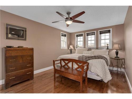 454 Barnsley Crescent, Kingston, ON - Indoor Photo Showing Bedroom