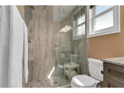 454 Barnsley Crescent, Kingston, ON - Indoor Photo Showing Bathroom