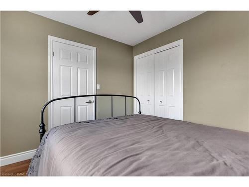 454 Barnsley Crescent, Kingston, ON - Indoor Photo Showing Bedroom