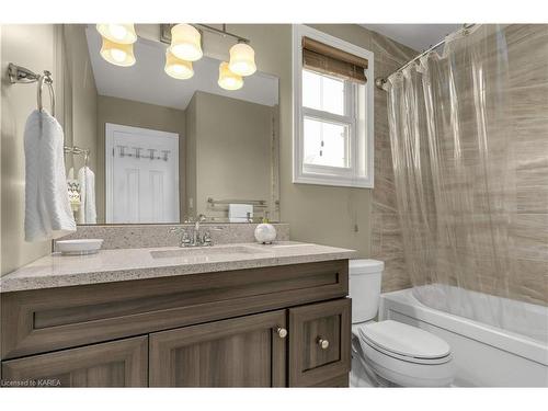 454 Barnsley Crescent, Kingston, ON - Indoor Photo Showing Bathroom