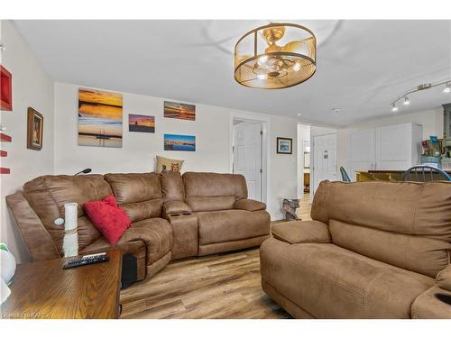 185 Elm Street, Gananoque, ON - Indoor Photo Showing Living Room