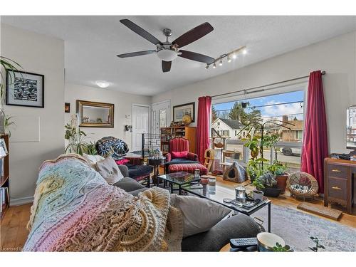 185 Elm Street, Gananoque, ON - Indoor Photo Showing Living Room