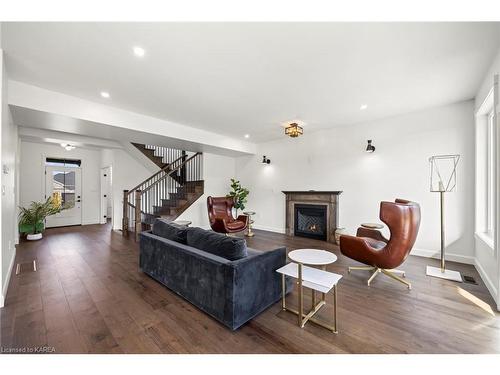 725 Squirrel Hill Drive, Kingston, ON - Indoor Photo Showing Living Room With Fireplace