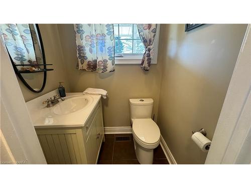 4767 Bath Road, Amherstview, ON - Indoor Photo Showing Bedroom
