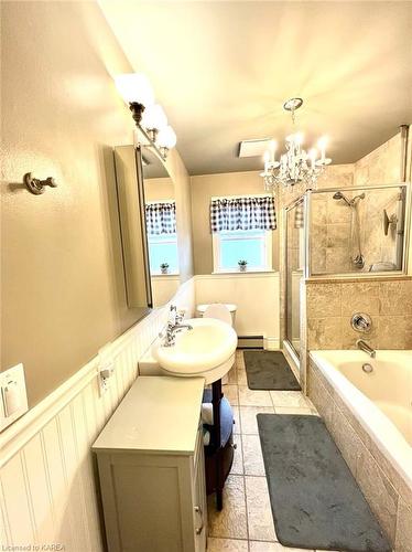 189 Westdale Avenue, Kingston, ON - Indoor Photo Showing Bathroom