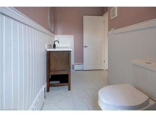 2057 Sydenham Road Road, Kingston, ON - Indoor Photo Showing Bathroom