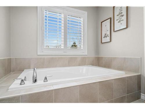 92 Schooner Drive, Kingston, ON - Indoor Photo Showing Bathroom