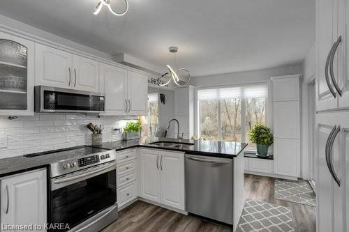 675 Arthur Street, Gananoque, ON - Indoor Photo Showing Kitchen With Double Sink With Upgraded Kitchen