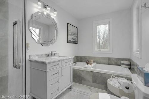 675 Arthur Street, Gananoque, ON - Indoor Photo Showing Bathroom