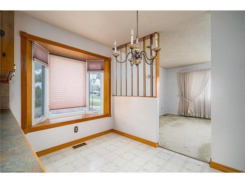 25 Sunset Crescent, Napanee, ON - Indoor Photo Showing Other Room
