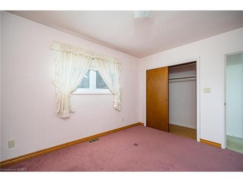 25 Sunset Crescent, Napanee, ON - Indoor Photo Showing Other Room