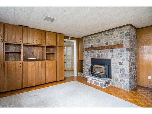 25 Sunset Crescent, Napanee, ON - Indoor Photo Showing Living Room With Fireplace