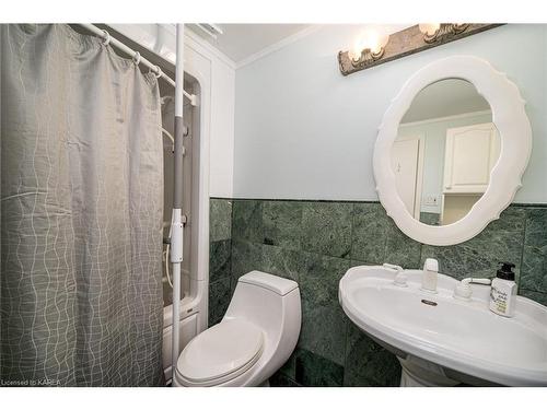 25 Sunset Crescent, Napanee, ON - Indoor Photo Showing Bathroom