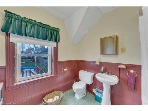 285 Thomas Street, Deseronto, ON - Indoor Photo Showing Bathroom