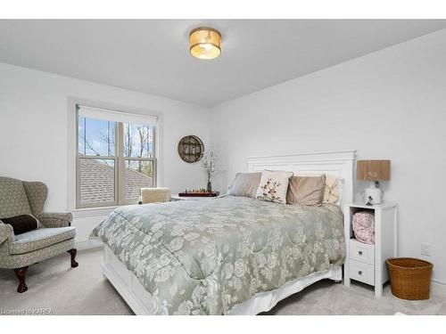 710 Kananaskis Drive, Kingston, ON - Indoor Photo Showing Bedroom