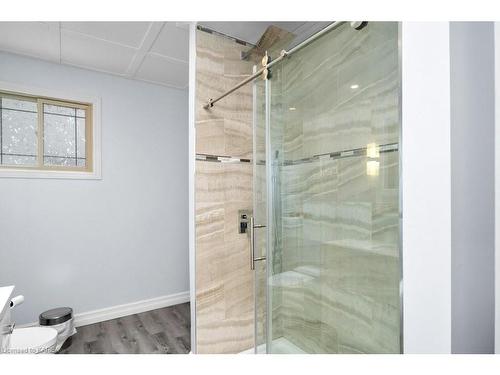 710 Kananaskis Drive, Kingston, ON - Indoor Photo Showing Bathroom