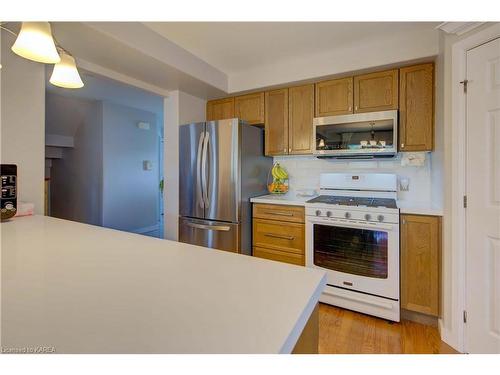 1338 Grace Avenue, Kingston, ON - Indoor Photo Showing Kitchen